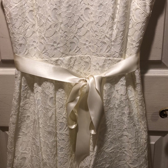 White/cream lace dress - Picture 3 of 7